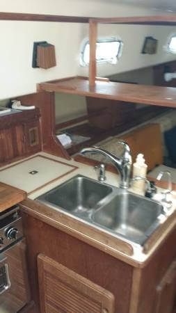 1984 Island Packet 31 - Photo #4
