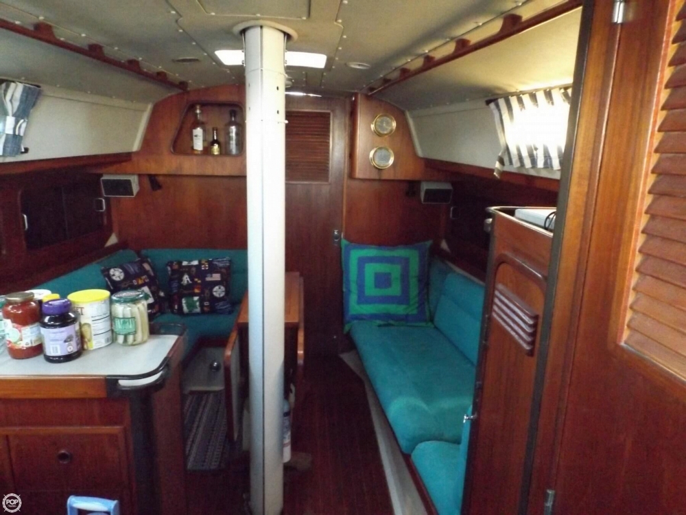 1984 C & C Yachts 37 - Photo #5