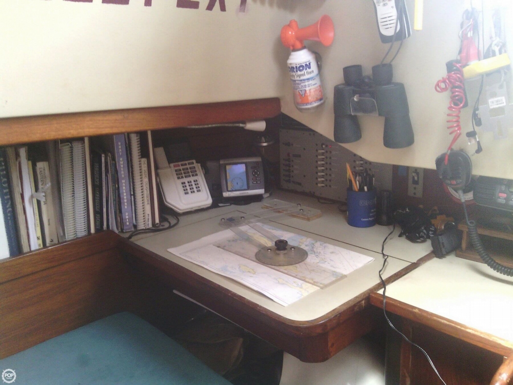 1984 C & C Yachts 37 - Photo #10