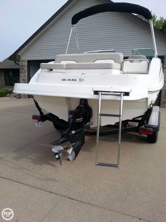 2011 Sea Ray 24 - Photo #12