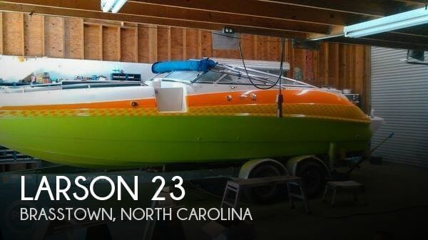 Used Deck Boats For Sale in North Carolina by owner | 2002 Larson 23