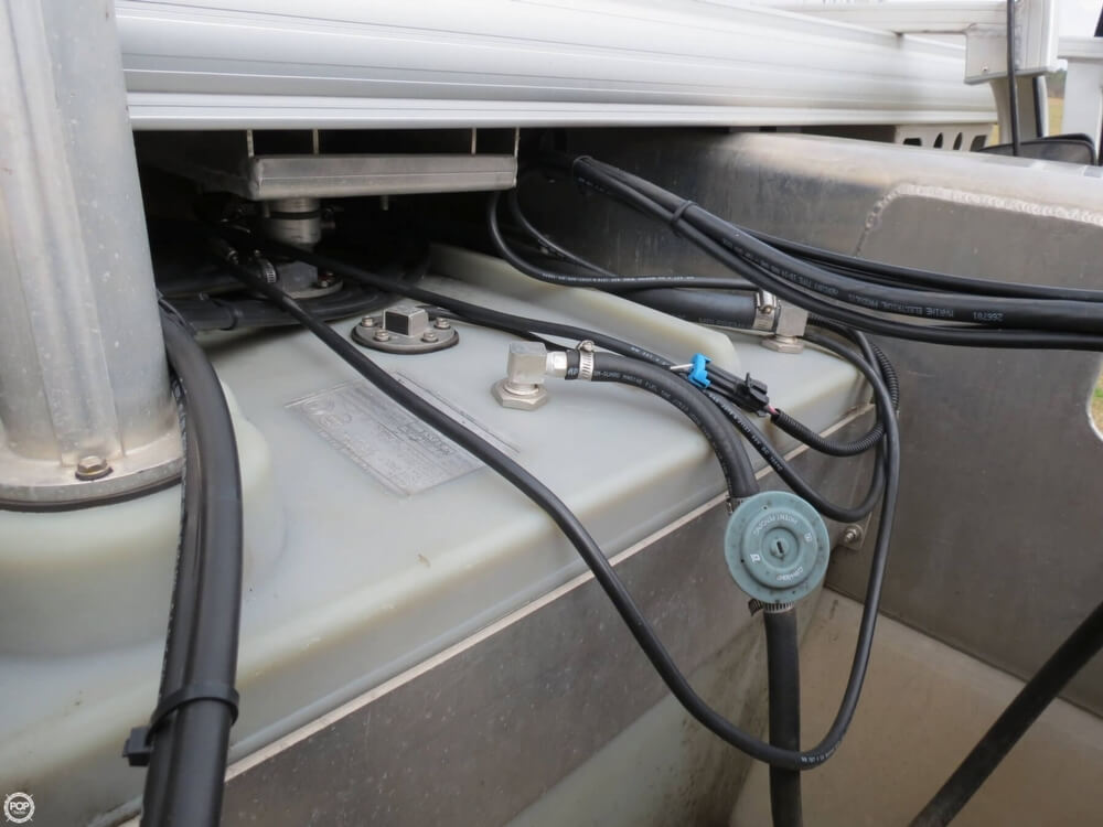 SOLD Sun Tracker Party Barge 22 RF XP3 boat in Eunice, LA 145084