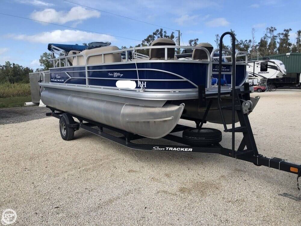2017 Sun Tracker Fishin Barge 20 DLX For Sale