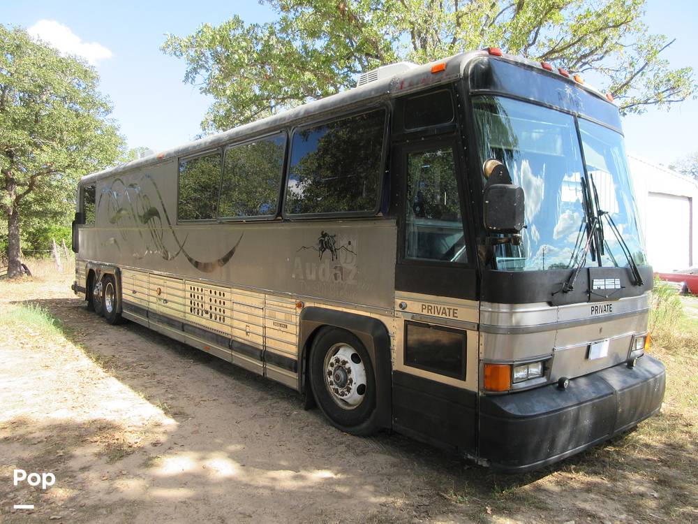 Mci 96 A3 Rv For Sale In Cedar Creek Tx For 22 250 191153