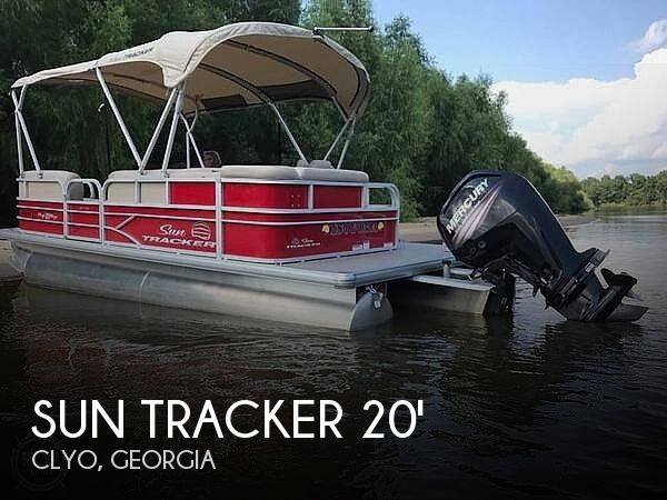 Used Pontoon Boats For Sale in Georgia by owner | 2017 20 foot Sun Tracker DLX Party Barge
