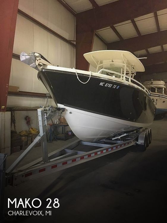 2015 Mako 28 Power boat for Sale in Charlevoix, MI