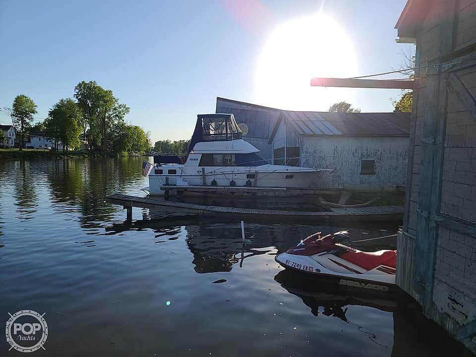 1988 Carver 32 Motoryacht for sale in N Tonawanda, NY Used Motoryachts For Sale in Buffalo, New York by owner | 1988 Carver 32
