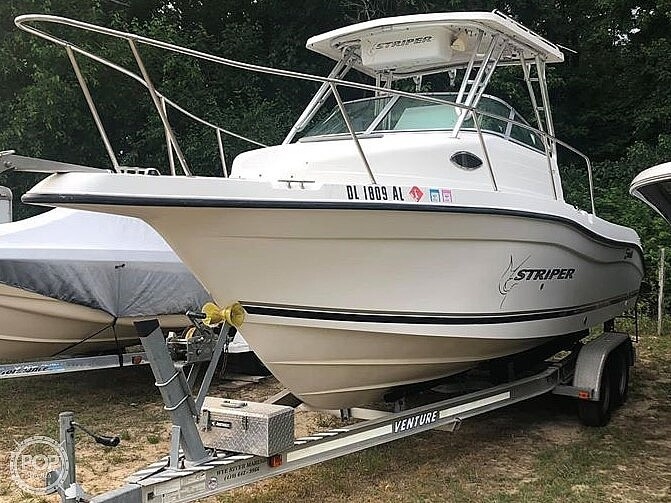 2002 Seaswirl Striper 2301 W/A Power boat for Sale in Selbyville, DE