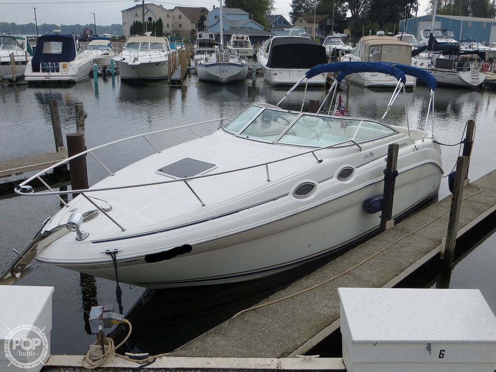 Sea Ray 260 Sundancer boat in Rockwood 