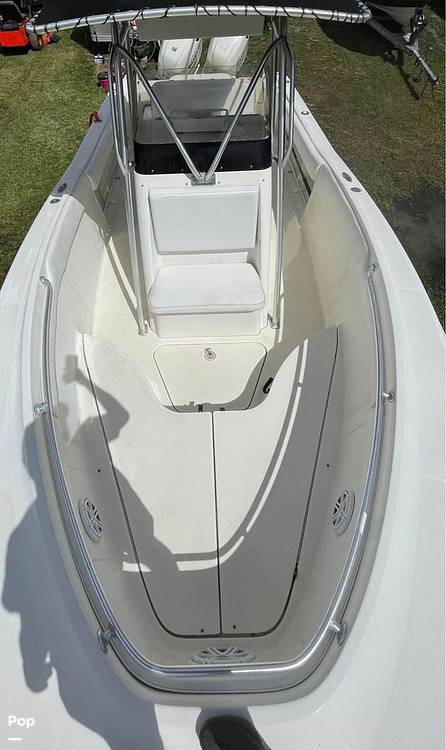 2005 Hydra-Sports boat for sale, model of the boat is Vector 2400CC & Image # 4 of 40