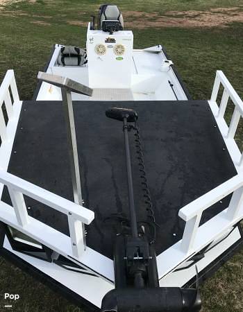 2014 Lowe boat for sale, model of the boat is 2070 Roughneck & Image # 4 of 40