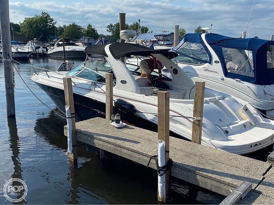 2004 Sea Ray 290 Ss Sunsport Power boat for Sale in Gilford, NH