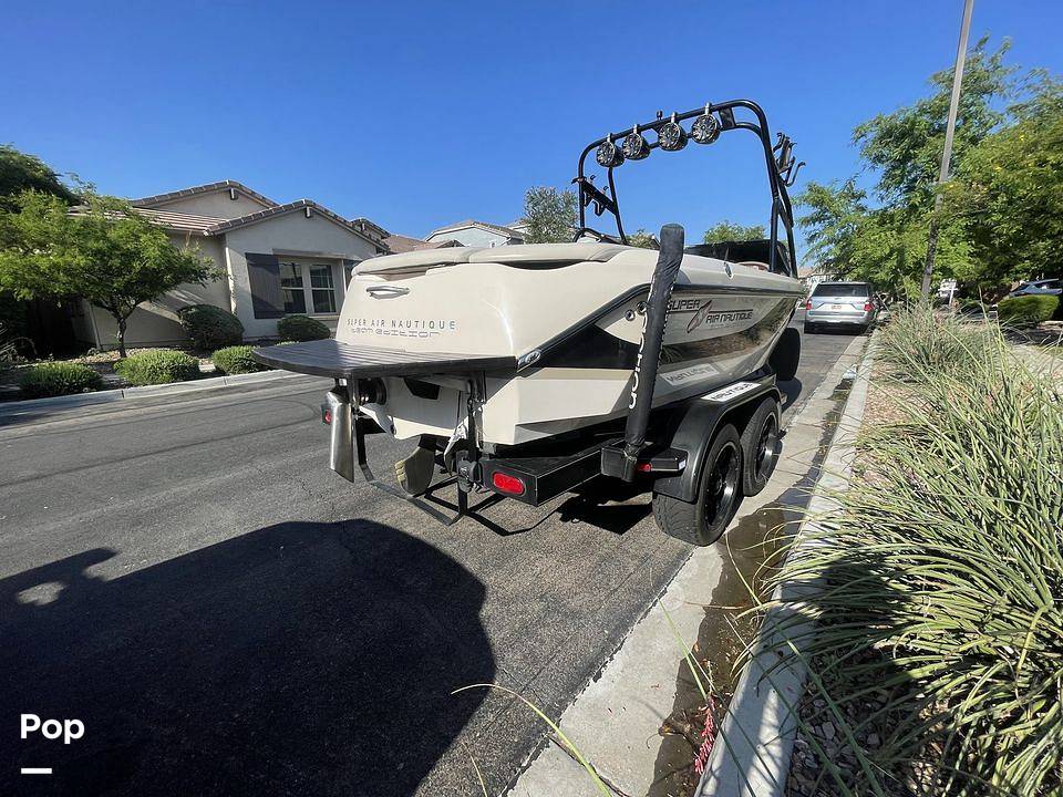 2002 Correct Craft boat for sale, model of the boat is Super Air Nautique 210 Team Edition & Image # 5 of 40