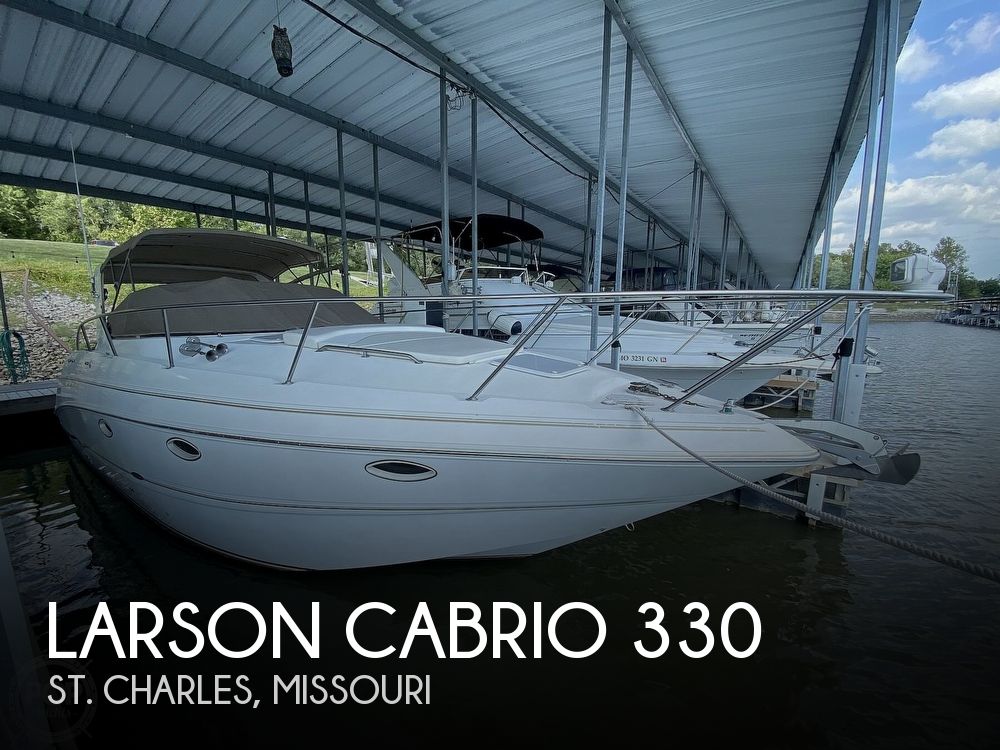 2001 Larson Cabrio 330 Power boat for Sale in Saint Charles, MO