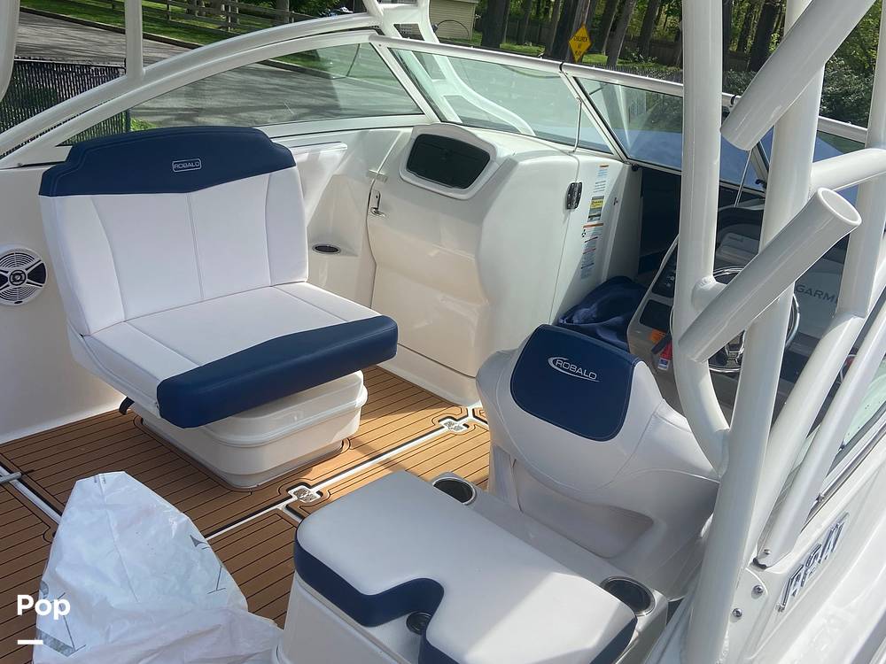 2018 Robalo boat for sale, model of the boat is R247 & Image # 12 of 23