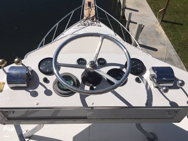 1989 Gulfstream Boats boat for sale, model of the boat is 31 Tournament Express & Image # 24 of 40