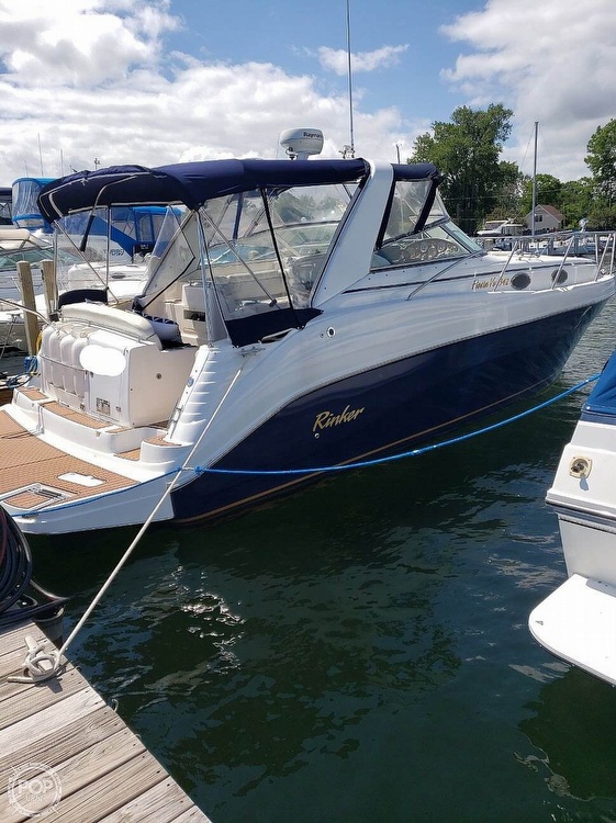 2004 Rinker 342 Fiesta Vee Power boat for Sale in Au Gres, MI