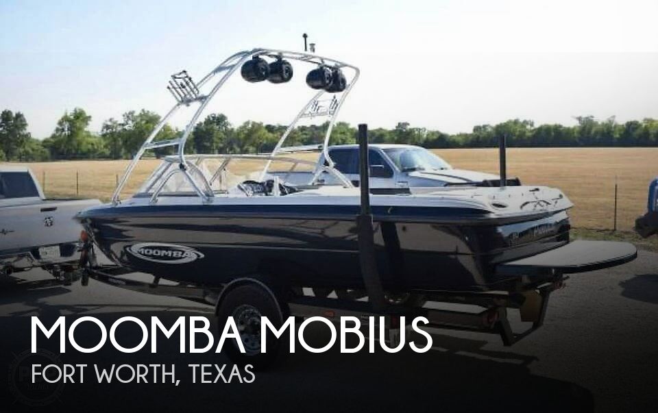 2004 Moomba boat for sale, model of the boat is 21 & Image # 1 of 1