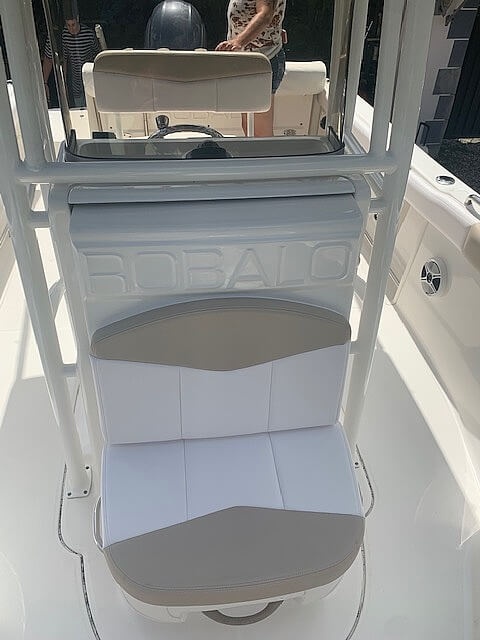 2016 Robalo boat for sale, model of the boat is 222R & Image # 11 of 26