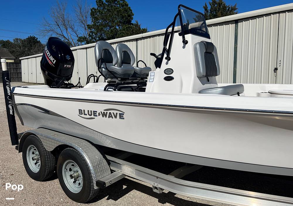 2020 Blue Wave 2200 Pure Bay Power boat for Sale in Park Row, TX