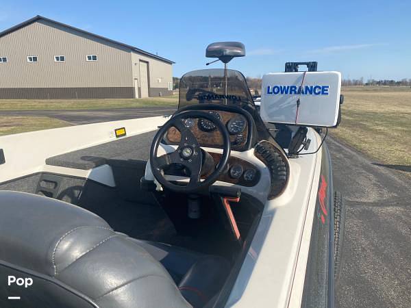 1997 Ranger Boats Comanche 519SVS Power boat for Sale in Chisago City, MN