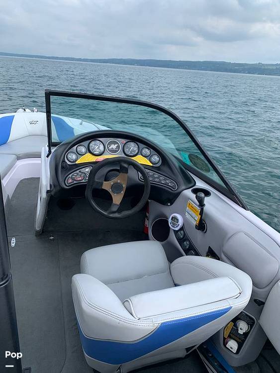 2000 21 foot Correct Craft Sport Nautique Power boat for Sale in