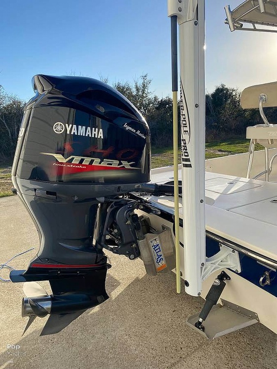 2011 Pathfinder 2400 Tournament Power boat for Sale in Rockport, TX