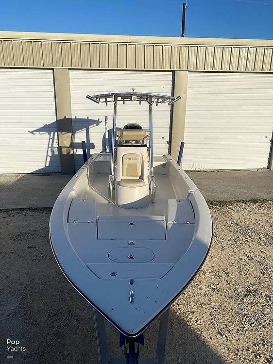 2011 Pathfinder 2400 Tournament Power boat for Sale in Rockport, TX