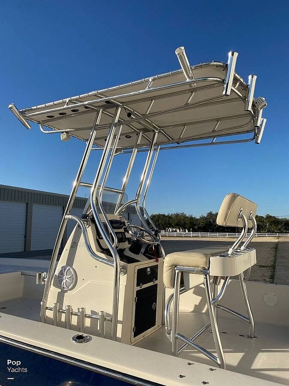 2011 Pathfinder 2400 Tournament Power boat for Sale in Rockport, TX