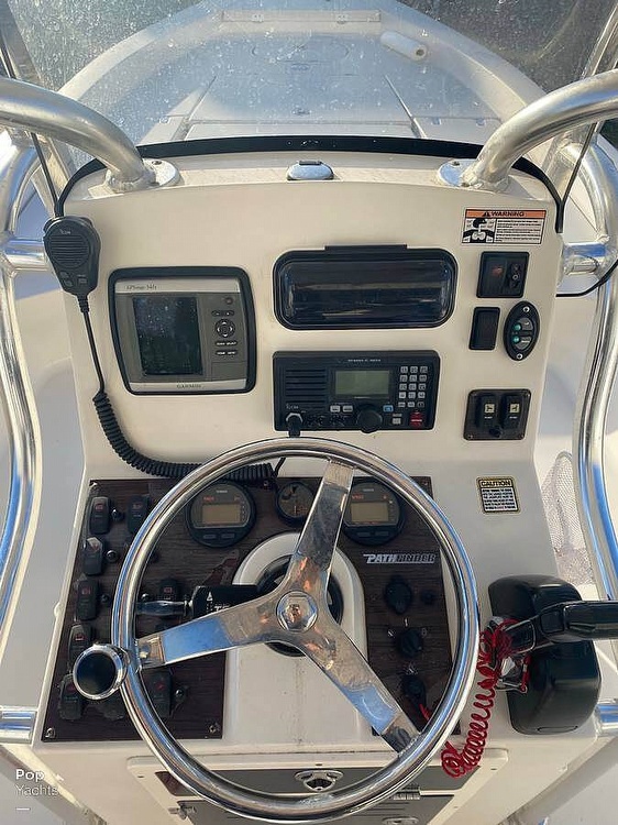 2011 Pathfinder 2400 Tournament Power boat for Sale in Rockport, TX