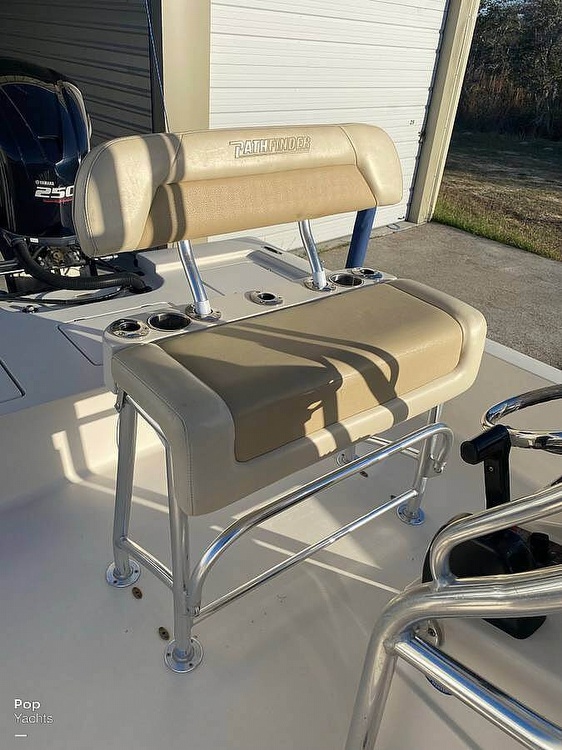 2011 Pathfinder 2400 Tournament Power boat for Sale in Rockport, TX