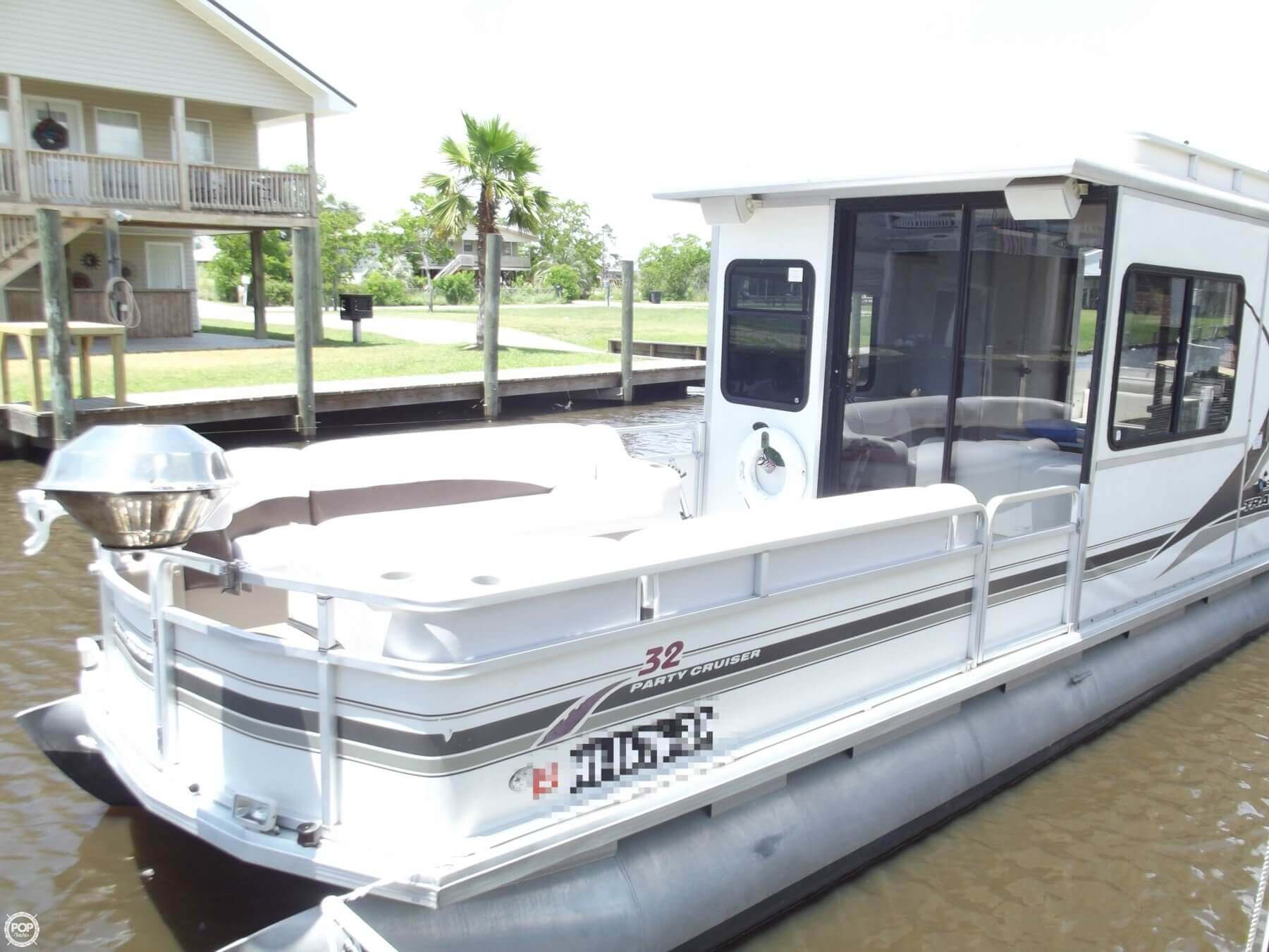 Sold Sun Tracker 32 Party Cruiser Boat In Petal Ms 040472