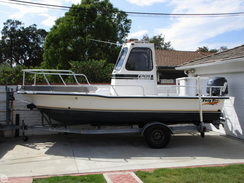 2002 Twin Vee 20 Power boat for Sale in Santa Ana, CA