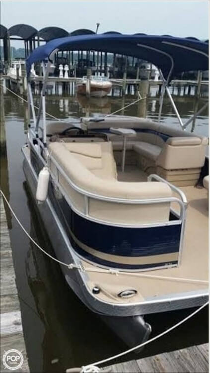DELUXE PONTOON BOAT COVER Bennington 20 SLi DELUXE PONTOON BOAT COVER Bennington 20 SLi