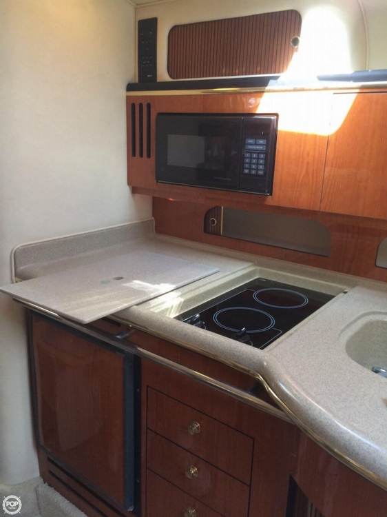 2001 Sea Ray 31 - Photo #11