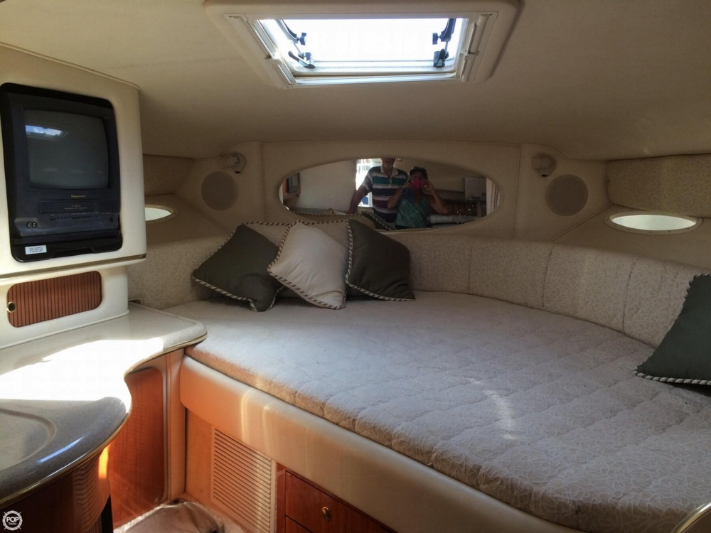 2001 Sea Ray 31 - Photo #12